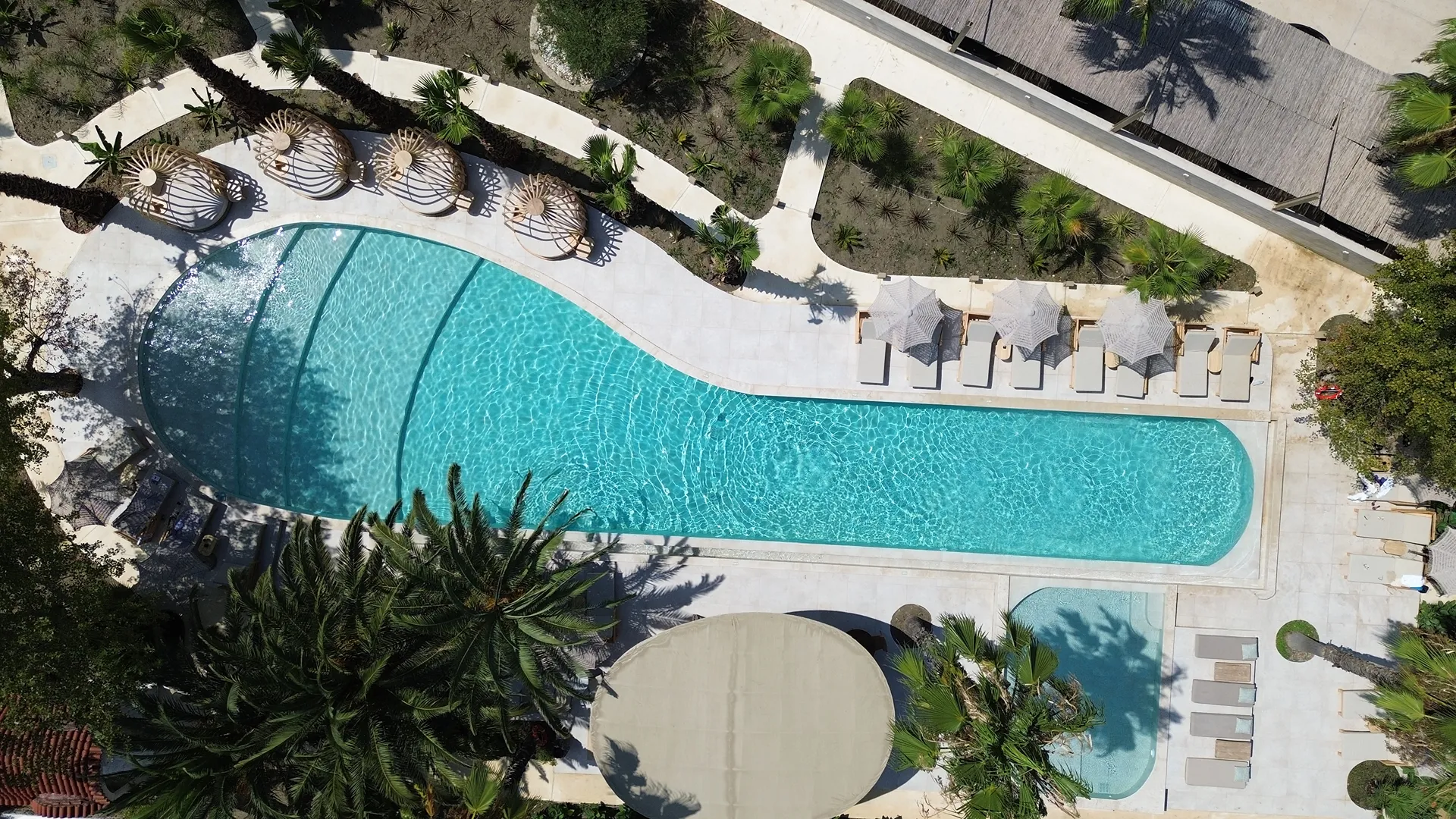 Nusa Suites & Villas-Bazen